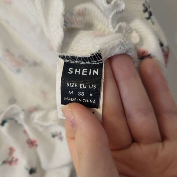 Floral Crop Top - Picture 2 of 2